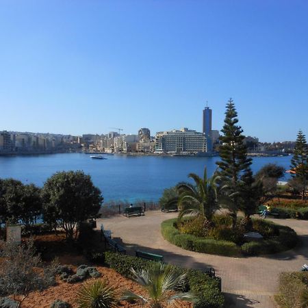 Marvellous Seafront Apartment Σλιέμα Εξωτερικό φωτογραφία